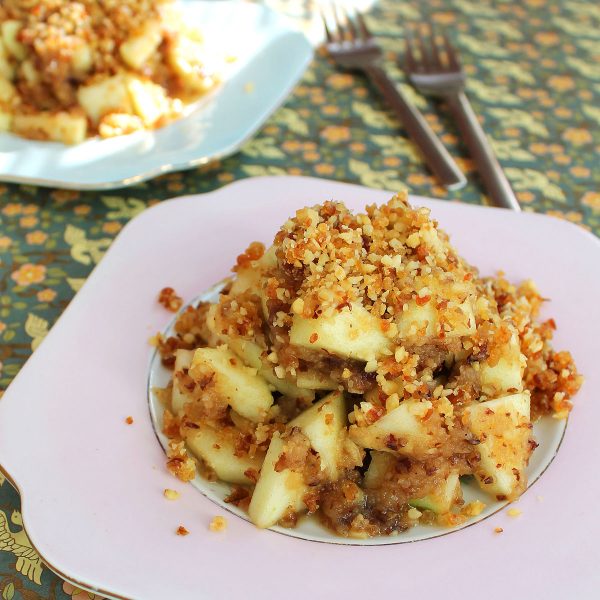 Raw Apple Crumble